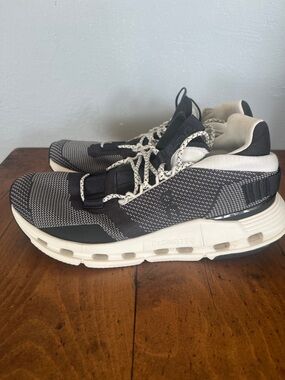 Women’s size 8 CloudTec running shoes